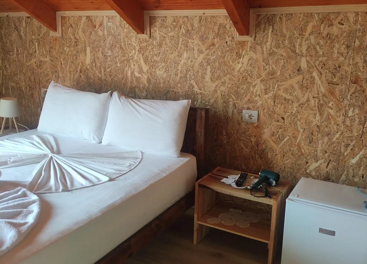 Erda Lakeside Guesthouse Lini