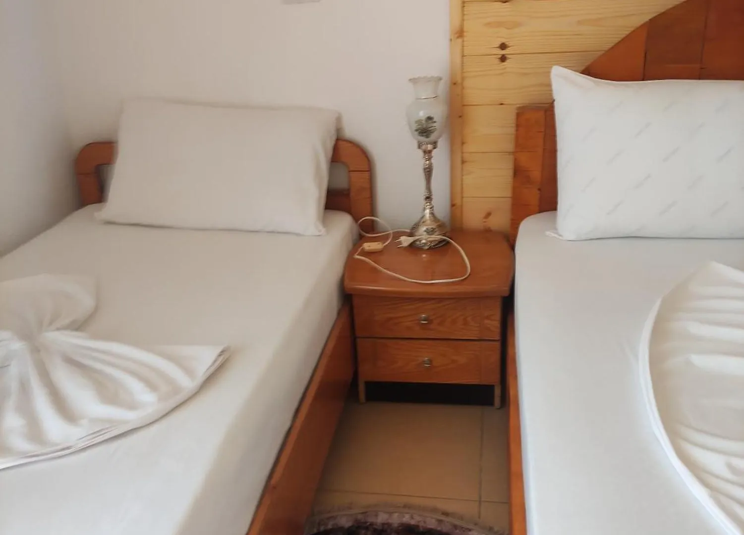 Erda Lakeside Guesthouse Lini Albanie