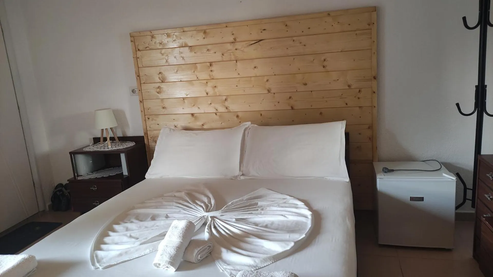 Erda Lakeside Guesthouse Lin 0*,  Albania