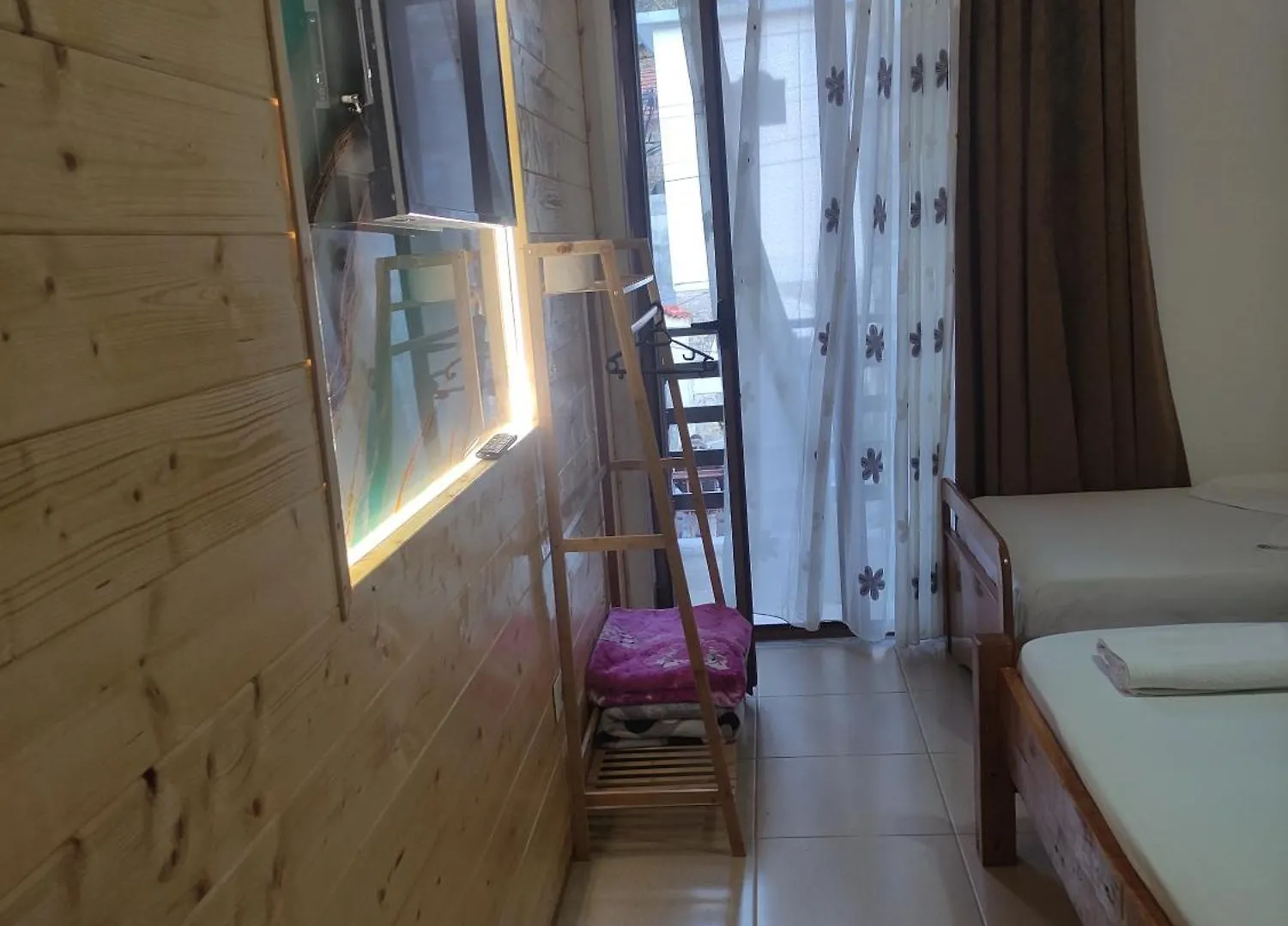 Erda Lakeside Guesthouse Lini 0*,  Albanie