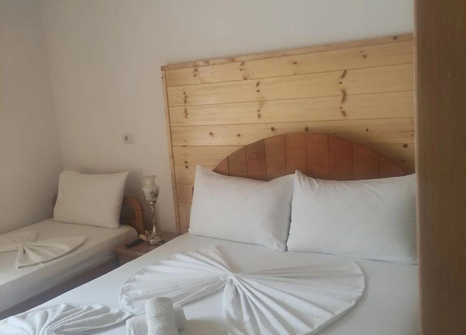 Erda Lakeside Guesthouse Lini