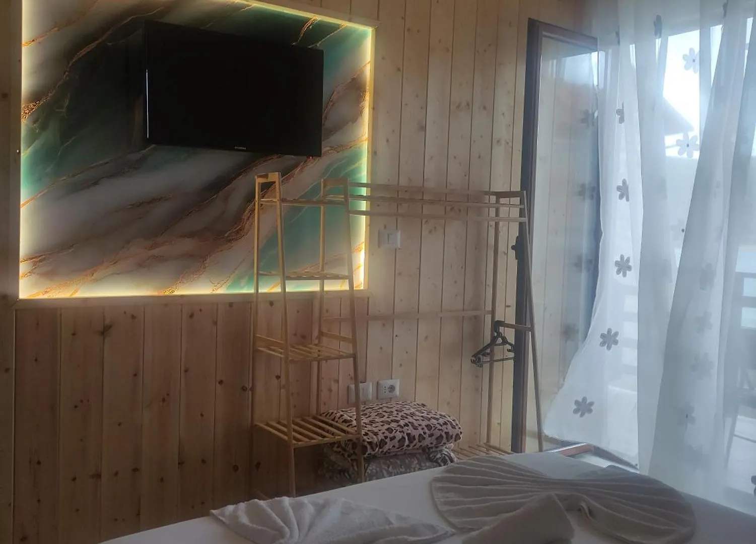 Erda Lakeside Guesthouse Lini 0*,