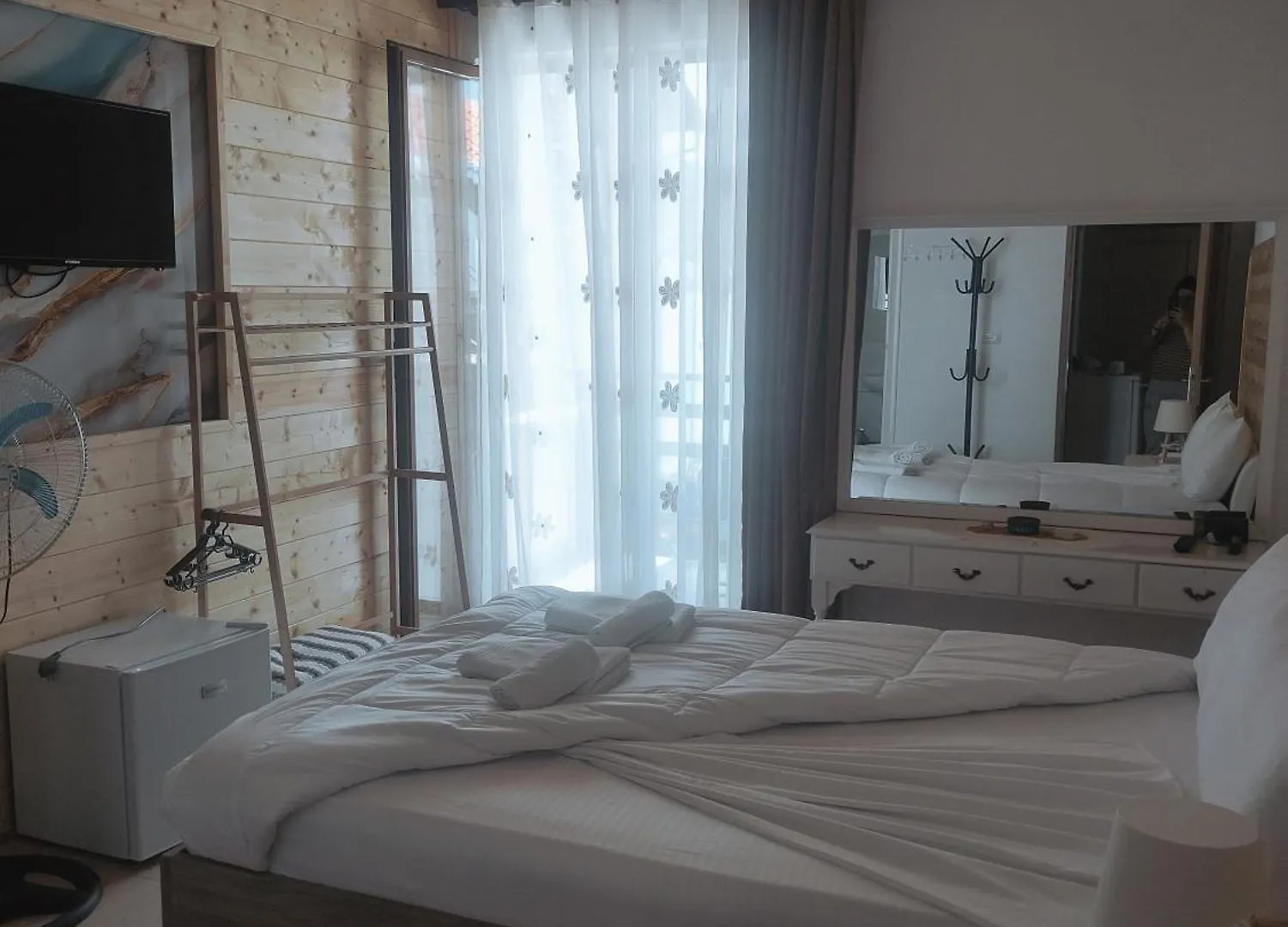 Couette-café Erda Lakeside Guesthouse Lini