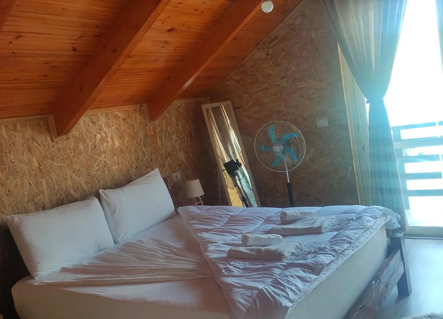 Erda Lakeside Guesthouse Lin 0*,  Албания