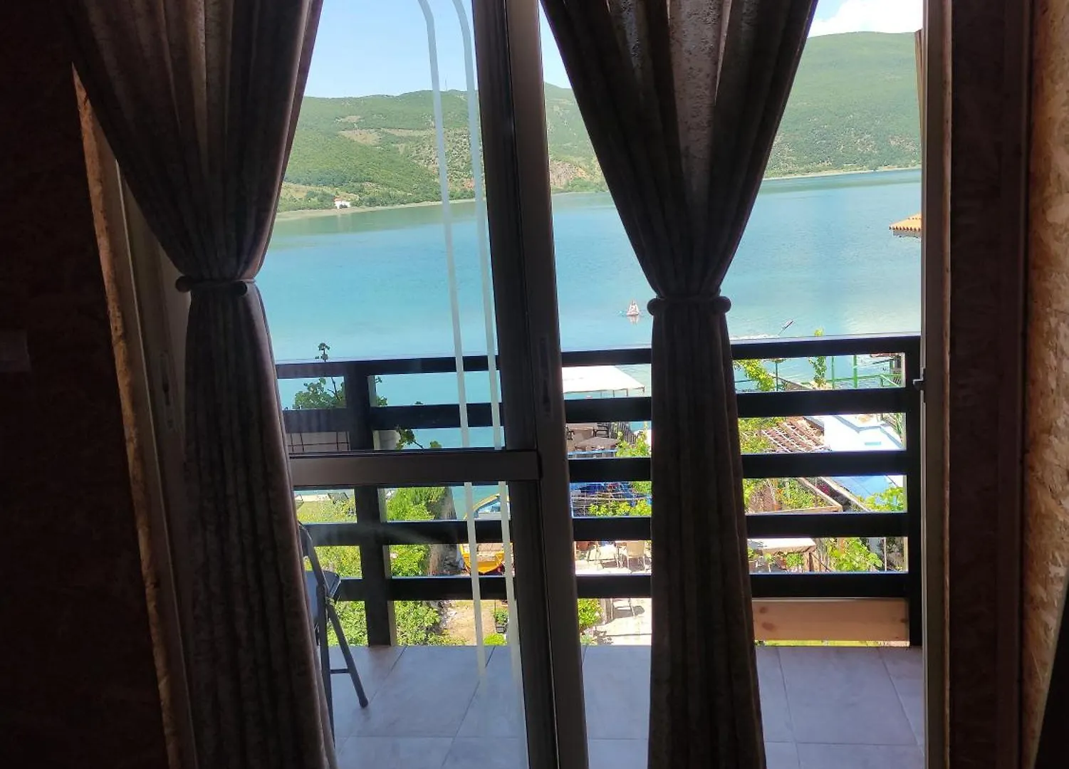 Erda Lakeside Guesthouse Lini 0*,
