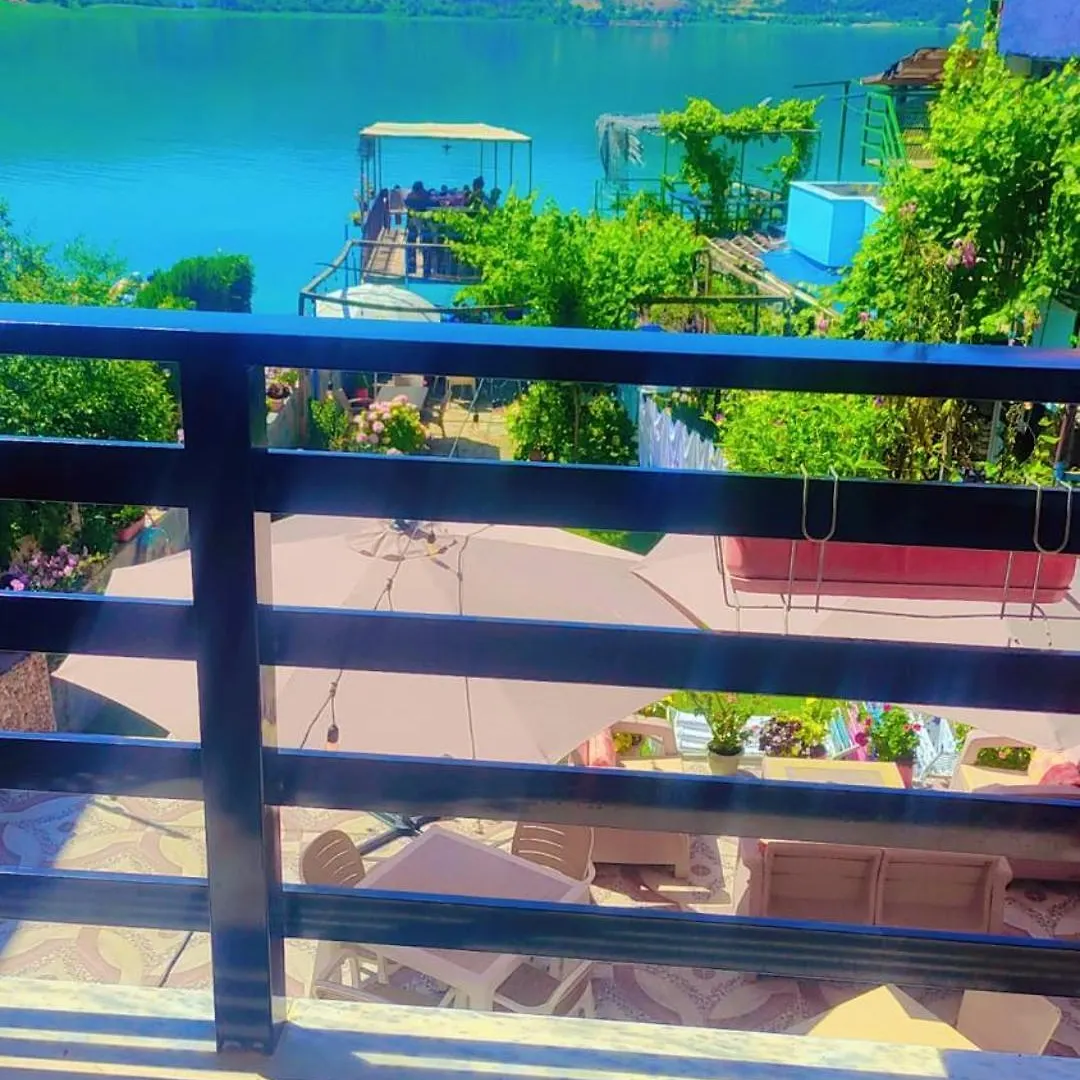 Couette-café Erda Lakeside Guesthouse Lini