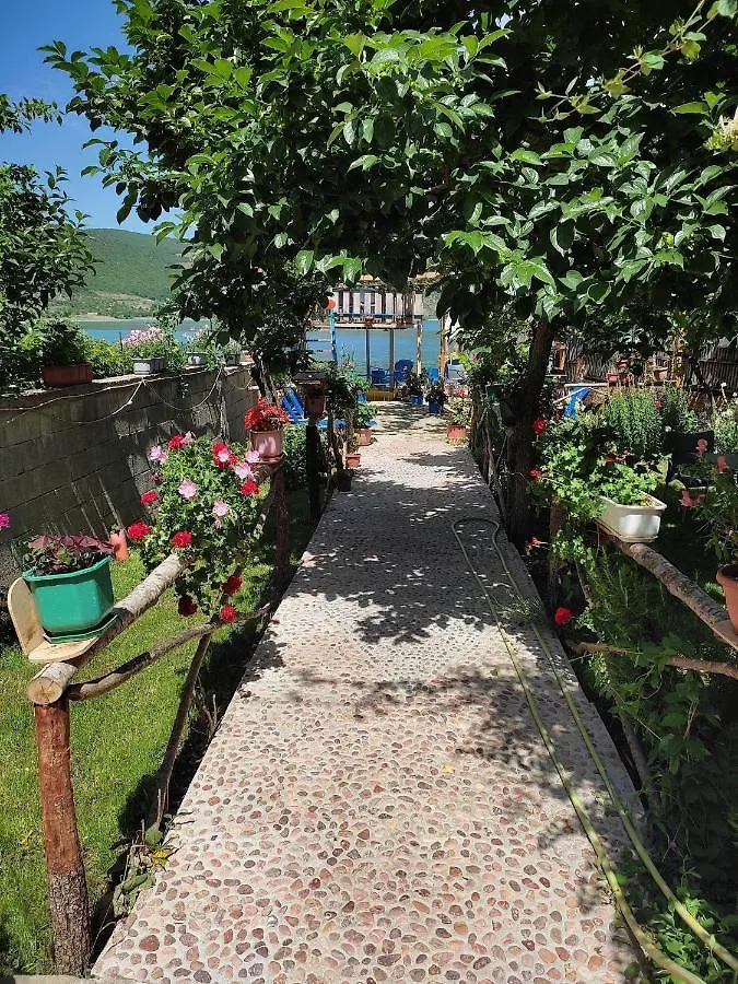 Erda Lakeside Guesthouse Lin
