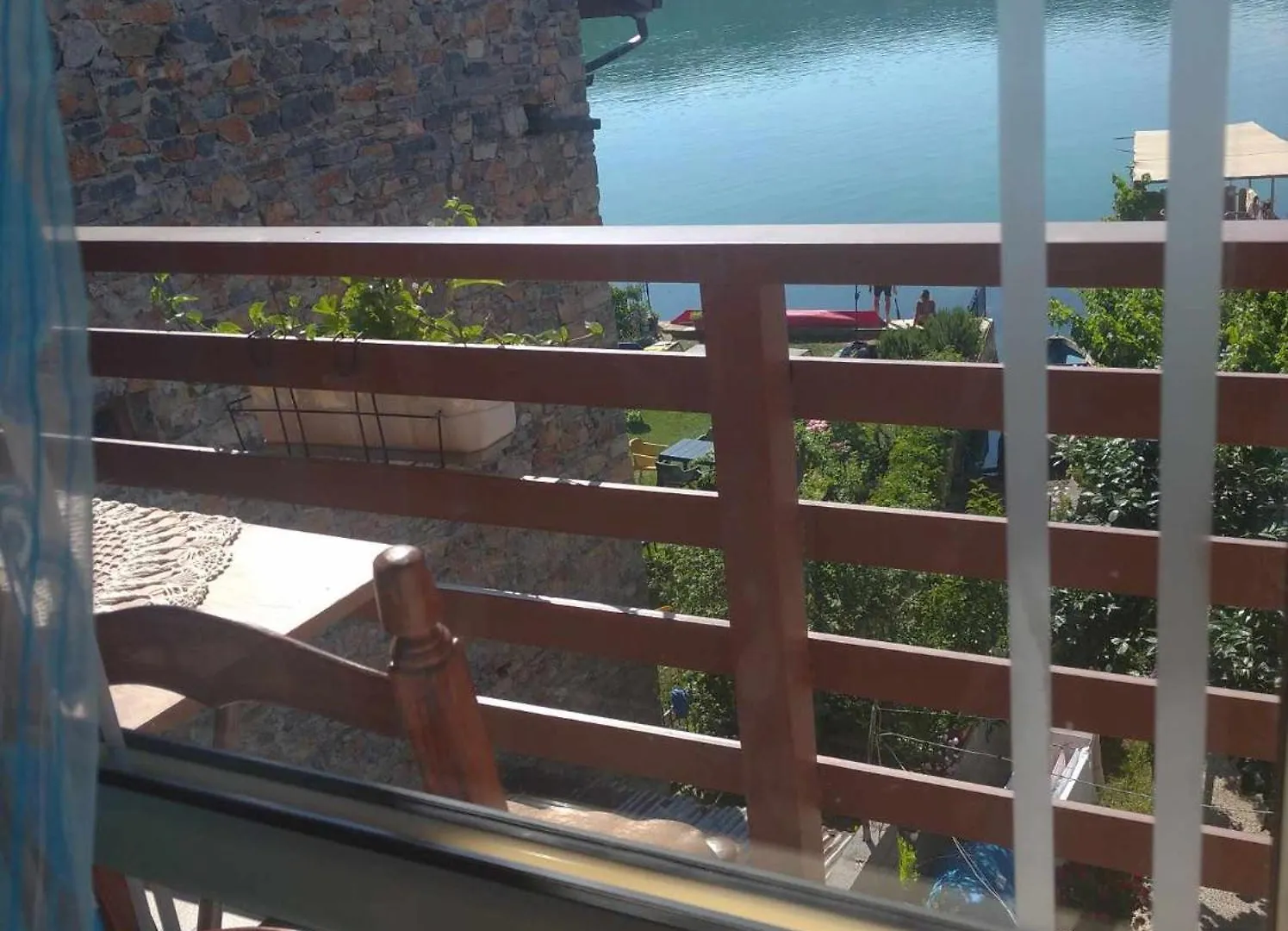 Erda Lakeside Guesthouse Lin Bed & Breakfast