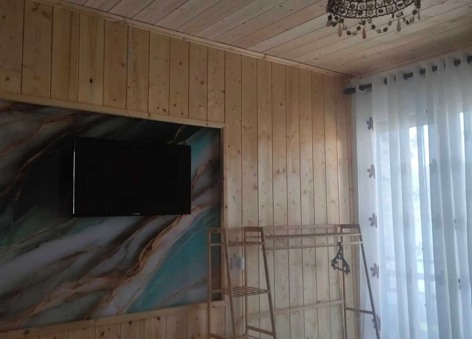 Erda Lakeside Guesthouse Lin Bed & Breakfast