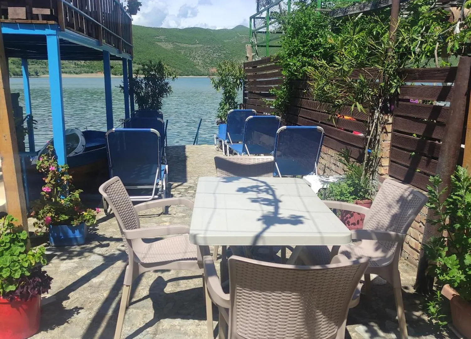 Erda Lakeside Guesthouse contacts