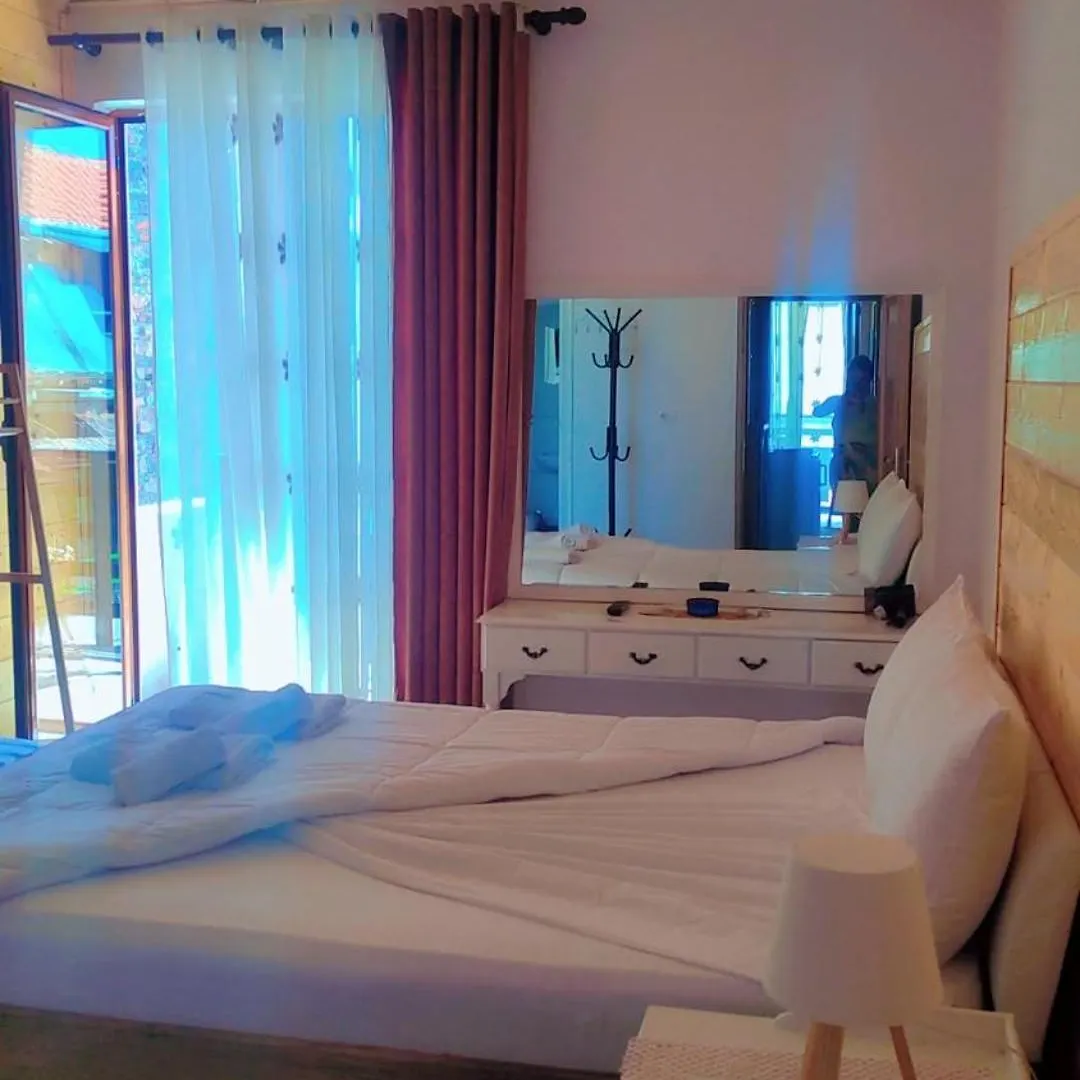 Erda Lakeside Guesthouse Lini Bed and breakfast