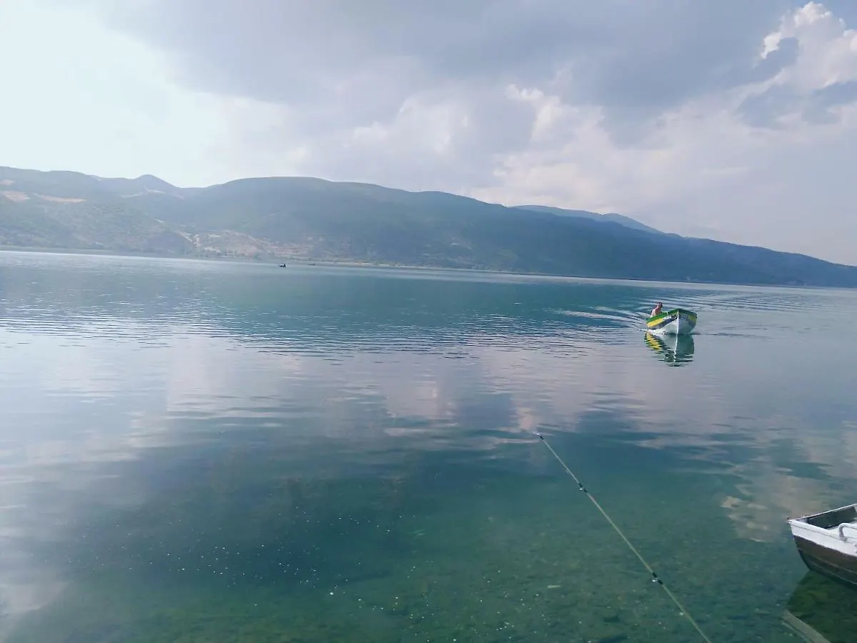 Erda Lakeside Guesthouse Lin Albania